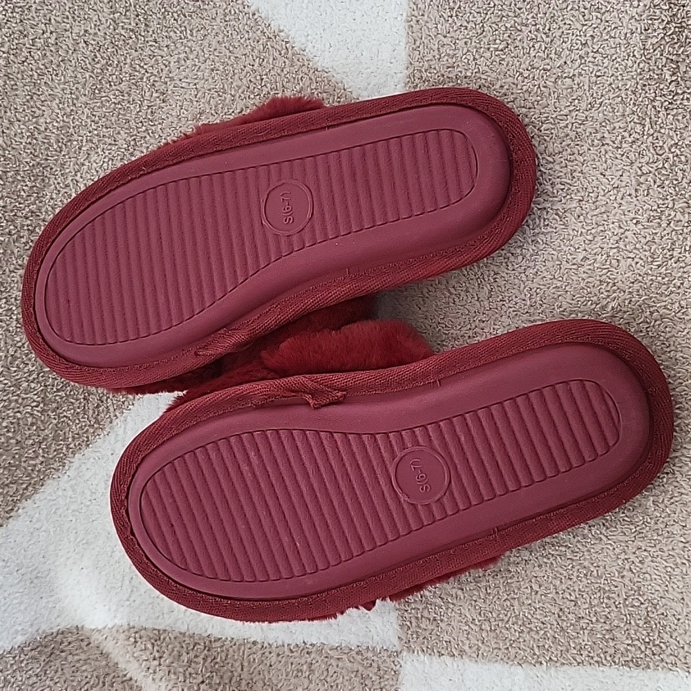 JESSICA SIMPSON Burgundy Fur/Rhinestone House Slippers Slides Size S 6-7 - Picture 6 of 8